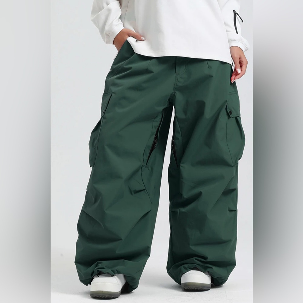 Baggy Snowboard Pants with Cargo Pockets